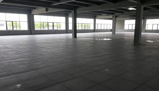透水地坪施工后维护服务的关键环节与常见问题处理